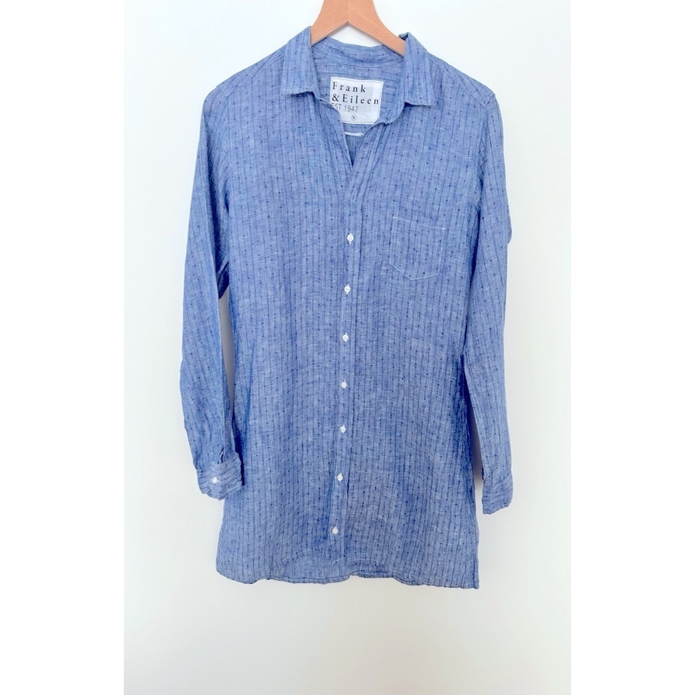 FRANK & EILEEN BARRY BLUE LINEN TOP WITH MINI FLOWERS - Picture 5 of 11